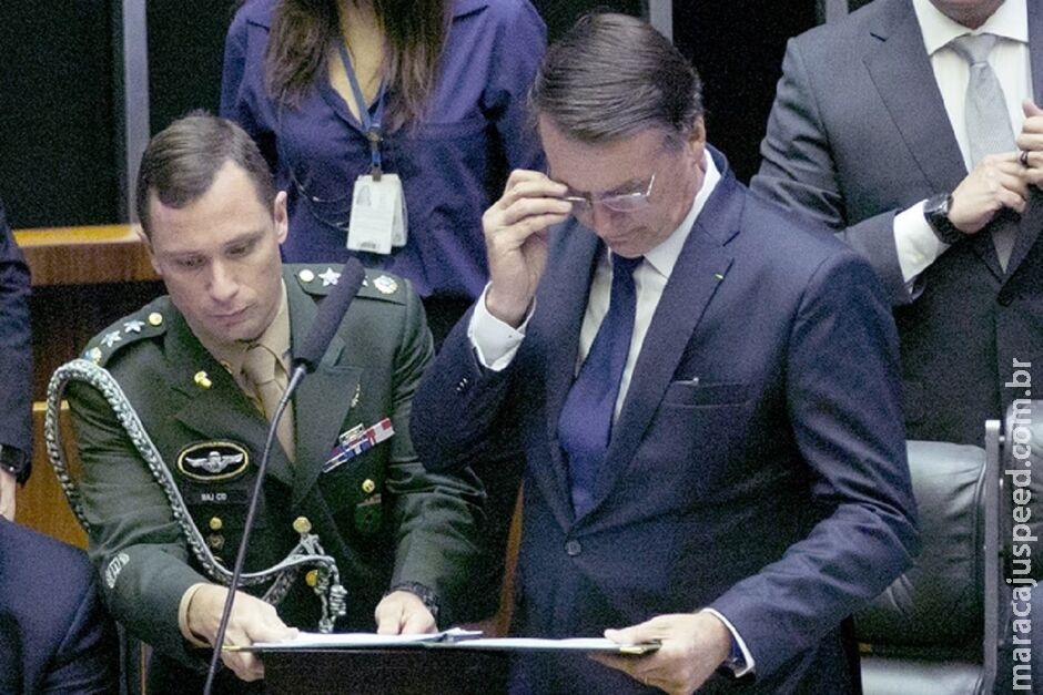 Bolsonaro recebeu R$ 490 mil em espécie após venda de joias, afirma Cid Bolsonaro recebeu R$ 490 mil em espécie após venda de joias, afirma Cid
