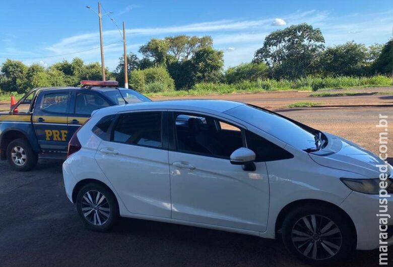 Carro com placas falsas e registro de furto é recuperado em MS Carro com placas falsas e registro de furto é recuperado em MS