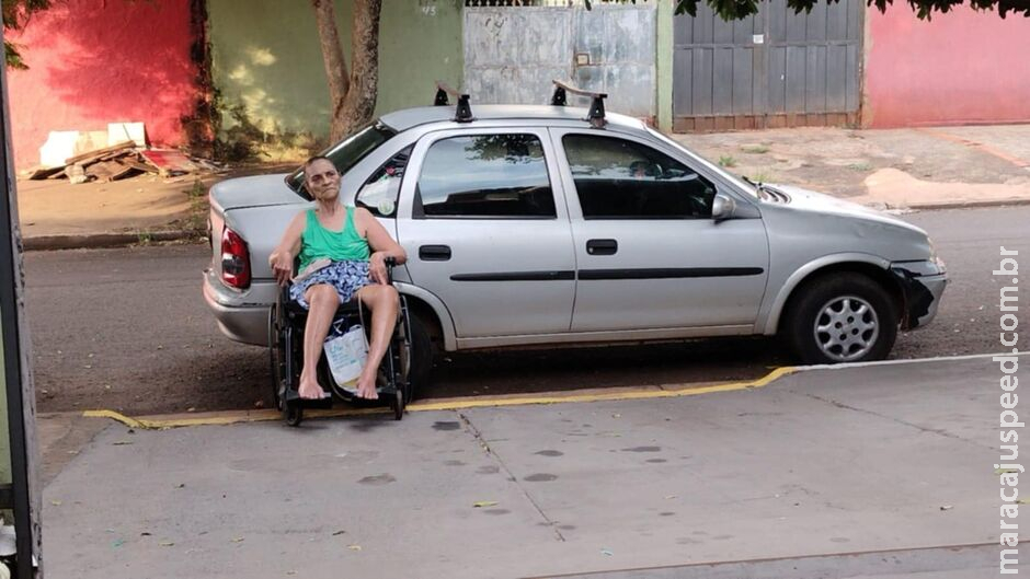 Carro é furtado em frente à casa de mulher em Campo Grande Carro é furtado em frente à casa de mulher em Campo Grande