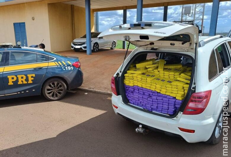 Condutor perde o controle da direção de veículo carregado com mais de 700 kg de drogas Condutor perde o controle da direção de veículo carregado com mais de 700 kg de drogas
