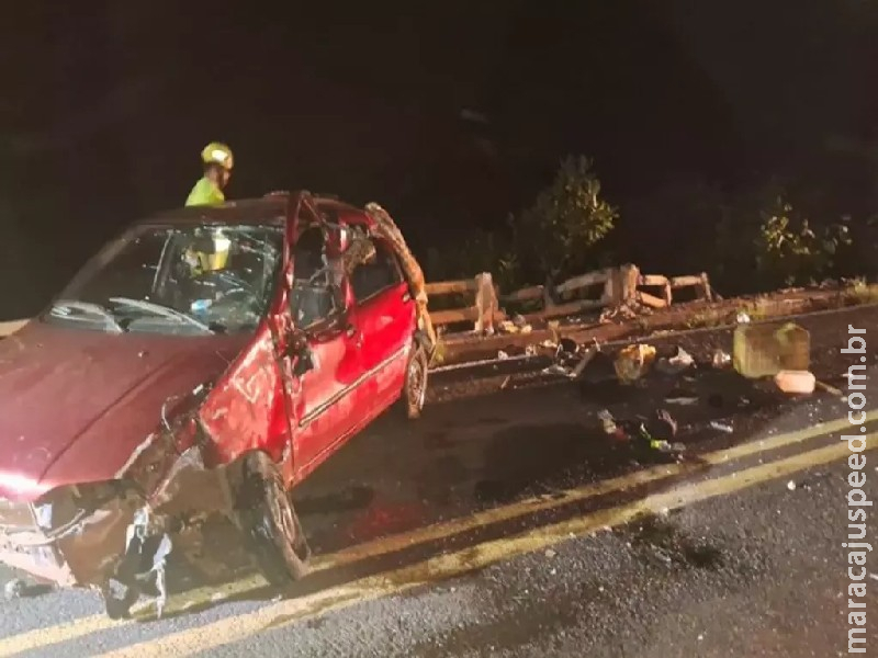 Condutora embriagada capota carro em ponte, passageira é lançada e desaparece em rio Condutora embriagada capota carro em ponte, passageira é lançada e desaparece em rio