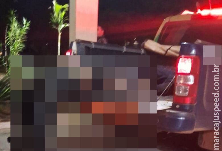 Dois homens morrem em confronto com a polícia após pouso suspeito de helicóptero Dois homens morrem em confronto com a polícia após pouso suspeito de helicóptero