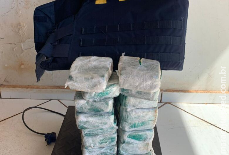 Douradense é preso com mais de 15kg de cocaína em fundo falso de veículo Douradense é preso com mais de 15kg de cocaína em fundo falso de veículo