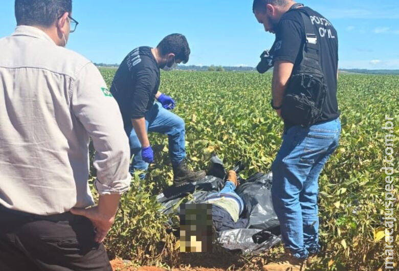 Encontrado morto enrolado em lona na fronteira é paraguaio e tem 29 anos Encontrado morto enrolado em lona na fronteira é paraguaio e tem 29 anos