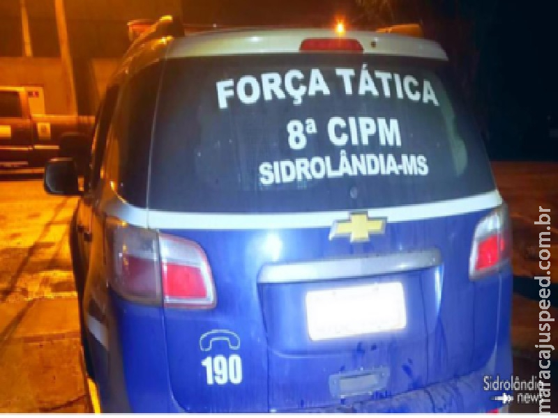 Homem chega bêbado, arromba porta e ameaça esposa com faca Homem chega bêbado, arromba porta e ameaça esposa com faca