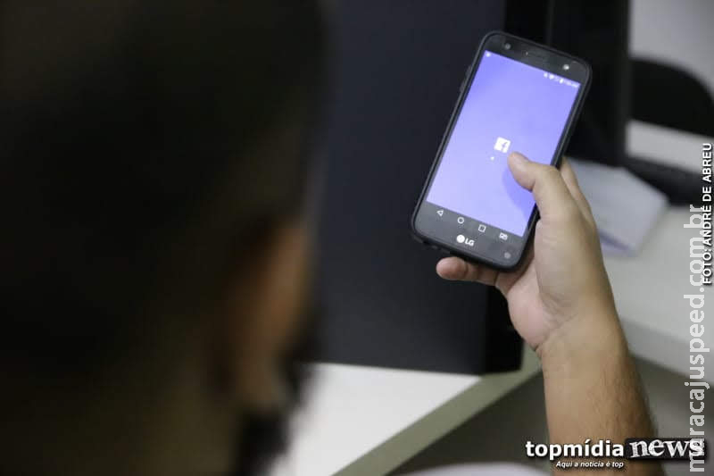 Homem cria perfil falso, expõe nudes da ex-namorada e acaba indiciado em Bataguassu Homem cria perfil falso, expõe nudes da ex-namorada e acaba indiciado em Bataguassu