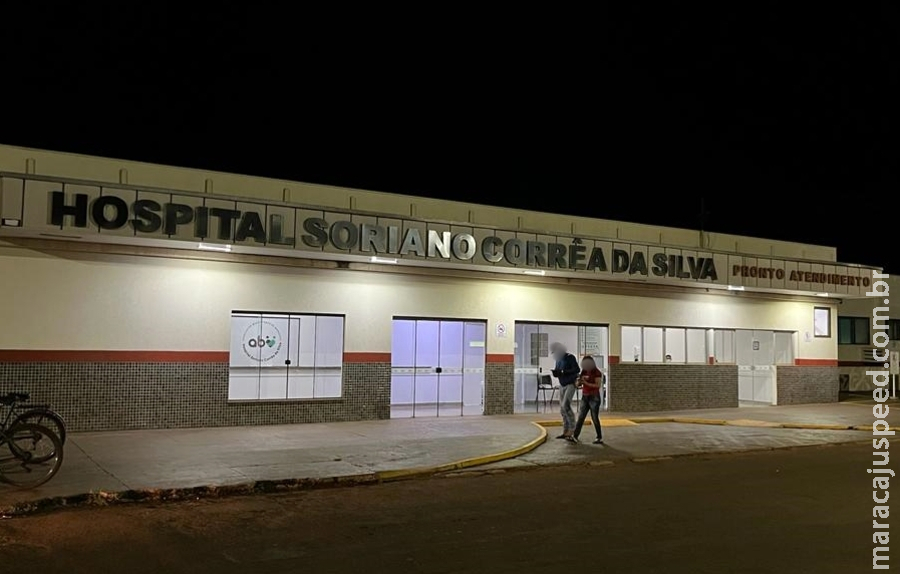 Jovem de 24 anos leva golpe de facão na cabeça após discutir com “amigo” em bar Jovem de 24 anos leva golpe de facão na cabeça após discutir com “amigo” em bar