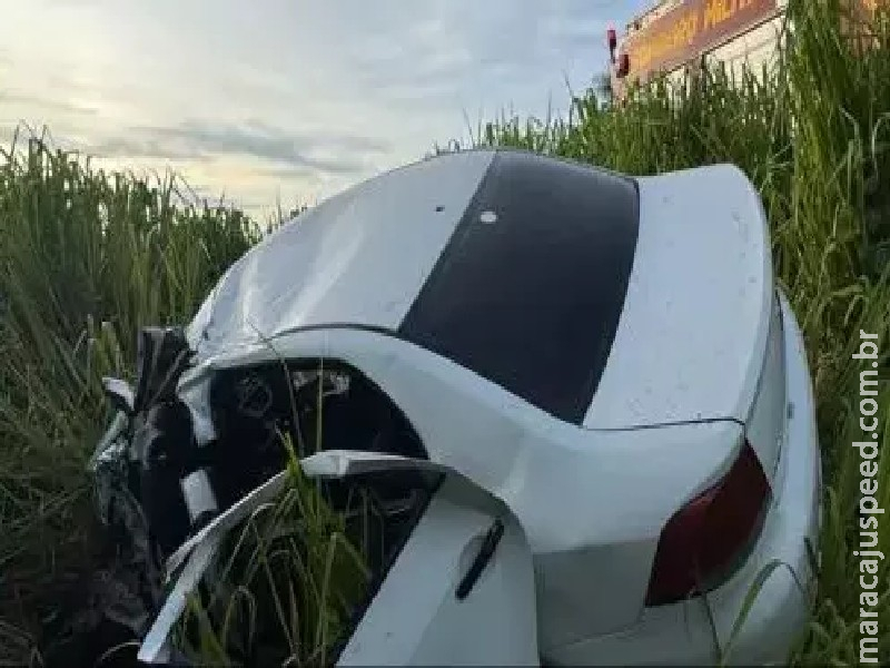 Motorista morre em acidente gravíssimo envolvendo uma carreta na BR-267 Motorista morre em acidente gravíssimo envolvendo uma carreta na BR-267