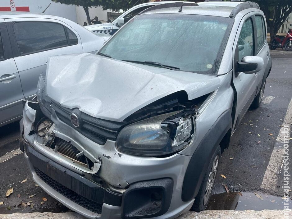Motorista tem mal súbito ao volante e bate em traseira de carro em Três Lagoas Motorista tem mal súbito ao volante e bate em traseira de carro em Três Lagoas