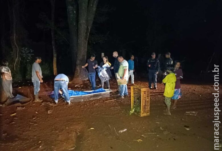 Mulher é assassinada pelo marido na frente do filho de 8 anos em Dourados Mulher é assassinada pelo marido na frente do filho de 8 anos em Dourados