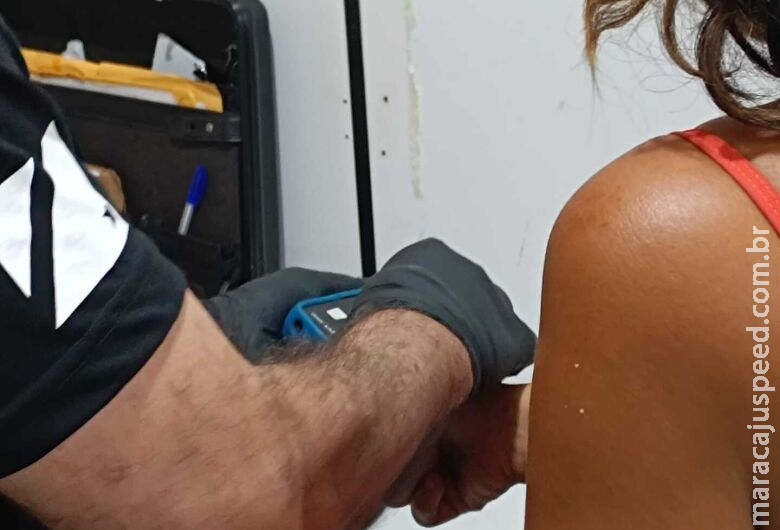 Mulher é presa ao tentar furtar roupas em loja de departamentos em Dourados Mulher é presa ao tentar furtar roupas em loja de departamentos em Dourados