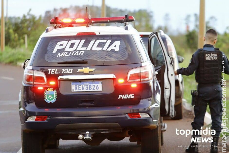 PM leva socos e chutes de foragido durante abordagem no Guanandi PM leva socos e chutes de foragido durante abordagem no Guanandi