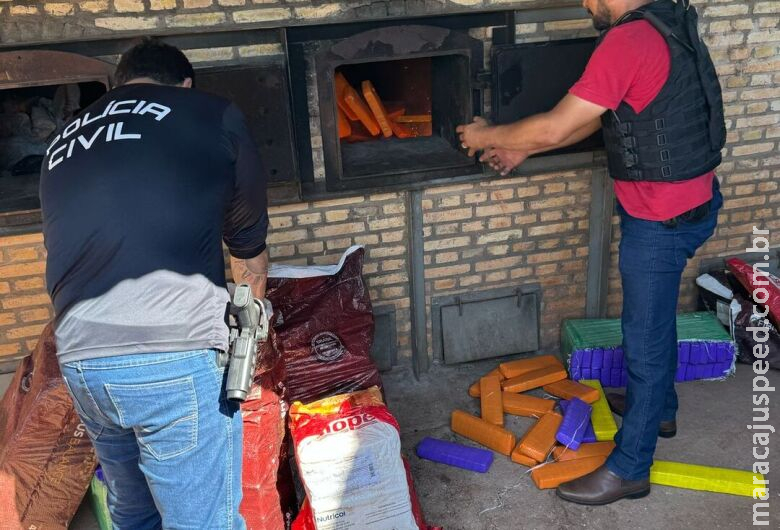 Polícia incinera 300 quilos de maconha em Juti Polícia incinera 300 quilos de maconha em Juti