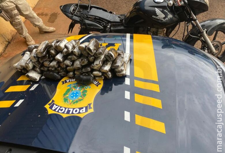 Policias desconfiam de nervosismo de motociclista e encontram haxixe escondido em moto Policias desconfiam de nervosismo de motociclista e encontram haxixe escondido em moto