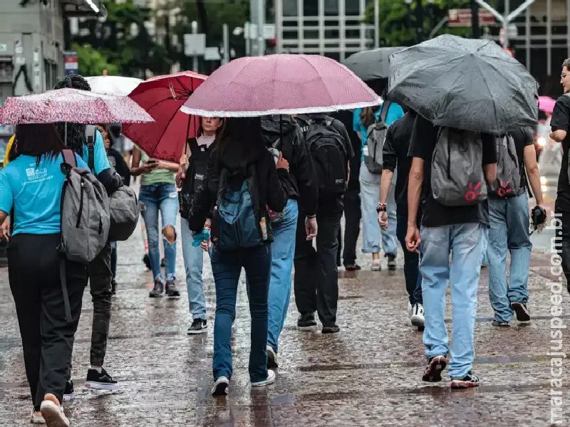 Abril terá temperaturas acima da média em grande parte do país Abril terá temperaturas acima da média em grande parte do país