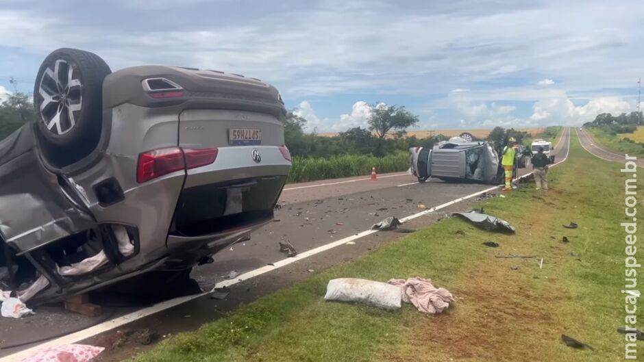 Acidente deixa duas SUVs capotadas e cinco feridos na BR-163, em São Gabriel Acidente deixa duas SUVs capotadas e cinco feridos na BR-163, em São Gabriel