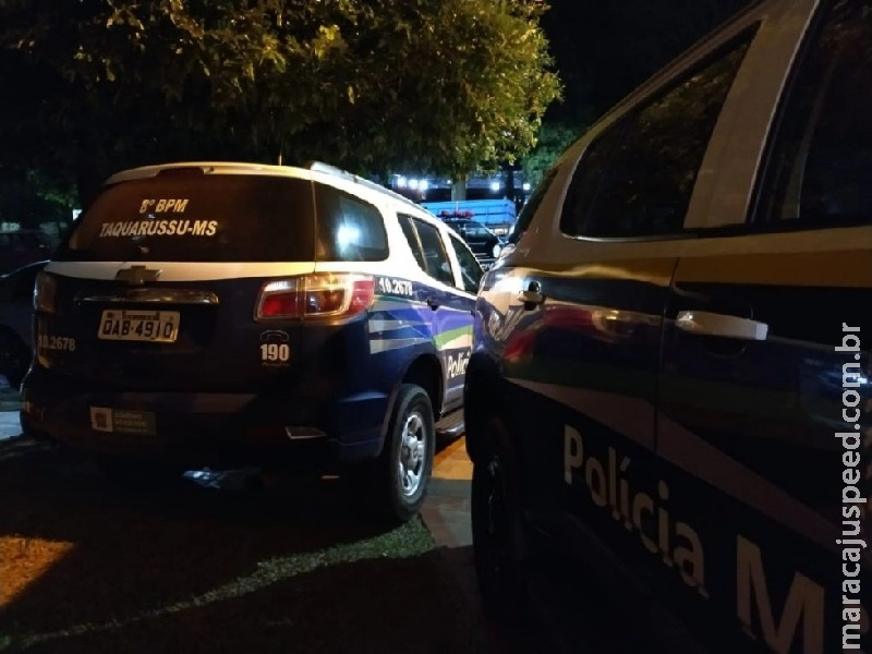 Adolescente segura pai e salva mãe de ser espancada em briga em Taquarussu Adolescente segura pai e salva mãe de ser espancada em briga em Taquarussu