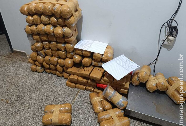 Após abordagem, polícia descobre entreposto da droga e prende dois em Dourados Após abordagem, polícia descobre entreposto da droga e prende dois em Dourados