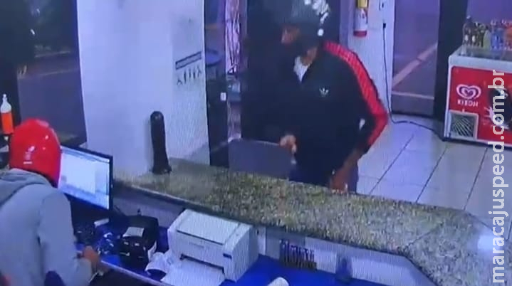 Bandidos rendem funcionário e roubam dinheiro de posto de combustível em Ponta Porã Bandidos rendem funcionário e roubam dinheiro de posto de combustível em Ponta Porã