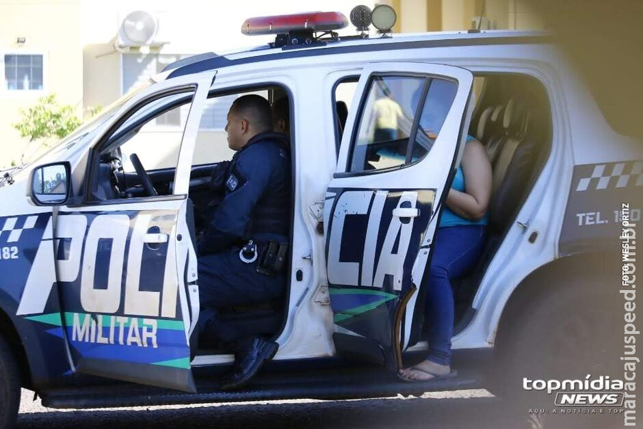Barraco em condomínio de luxo termina com casal preso e arma apreendida em Campo Grande Barraco em condomínio de luxo termina com casal preso e arma apreendida em Campo Grande