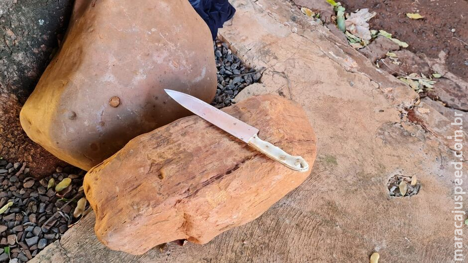 Bebedeira termina com homem esfaqueado nas costas em fazenda de MS Bebedeira termina com homem esfaqueado nas costas em fazenda de MS