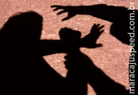 Briga entre mulheres por ciúmes termina em agressão e vira caso de polícia Briga entre mulheres por ciúmes termina em agressão e vira caso de polícia