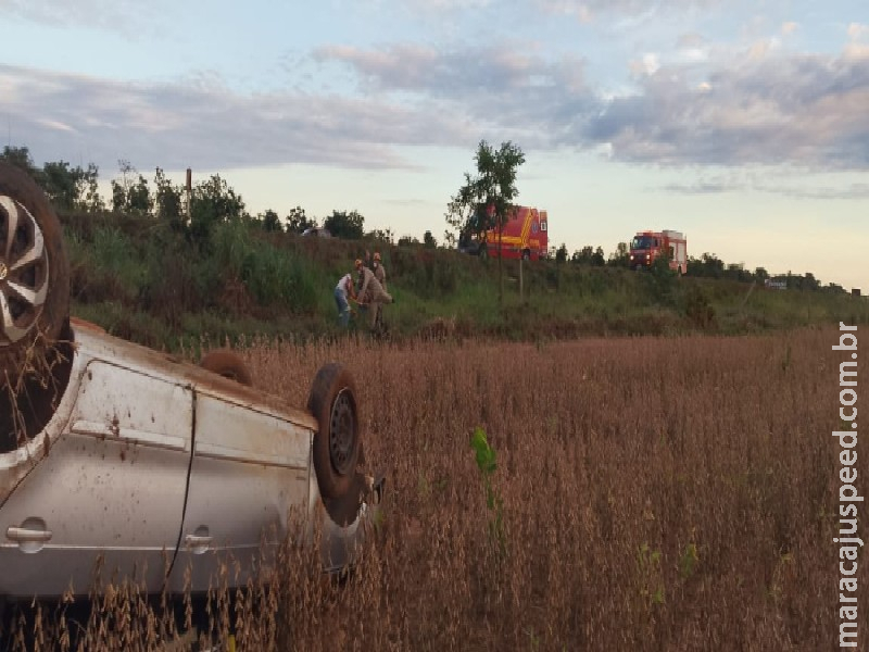 Dois ficam gravemente feridos em capotamento na BR-060, em Paraíso das Águas Dois ficam gravemente feridos em capotamento na BR-060, em Paraíso das Águas