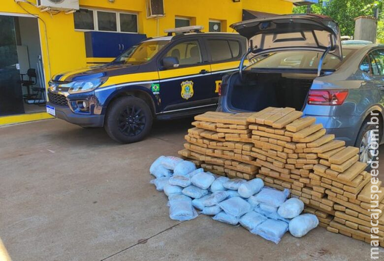 Duas mulheres são presas transportando 350 kg de maconha Duas mulheres são presas transportando 350 kg de maconha