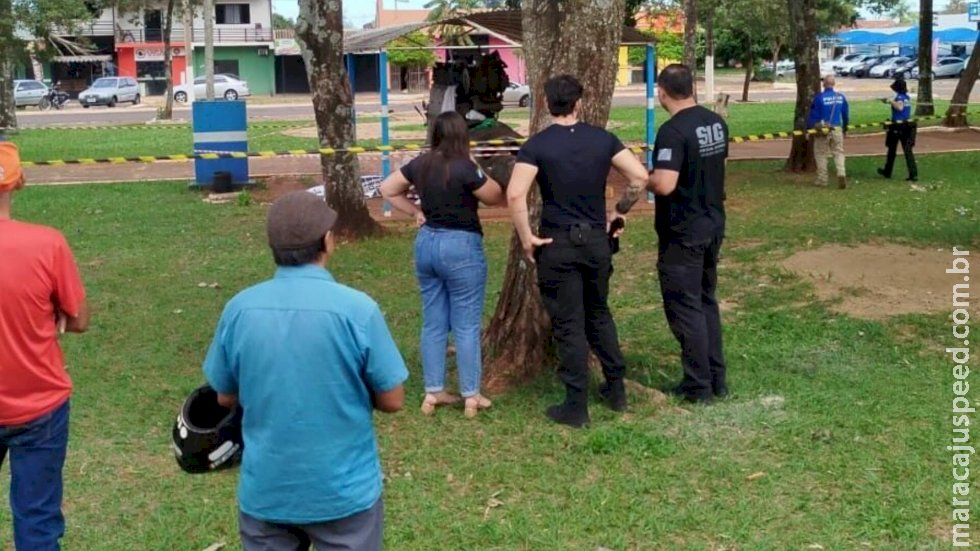 Homem é assassinado a pauladas na cabeça e corpo encontrado em rodoviária de MS Homem é assassinado a pauladas na cabeça e corpo encontrado em rodoviária de MS