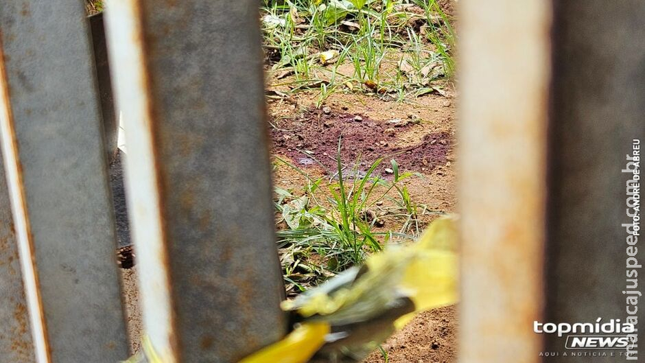Homem é esfaqueado na cabeça por desafeto em tentativa de assassinato no Santa Carmélia Homem é esfaqueado na cabeça por desafeto em tentativa de assassinato no Santa Carmélia