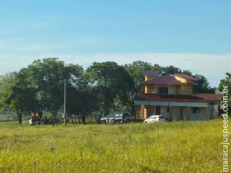 Homem é morto, jogado em buraco e tem corpo queimado Homem é morto, jogado em buraco e tem corpo queimado