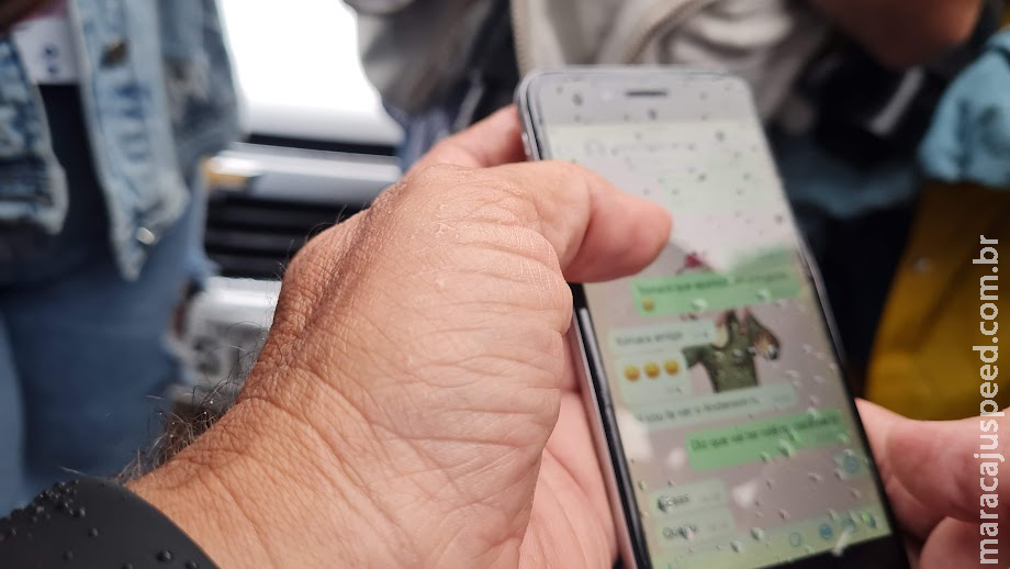 Homem procura polícia após ex-amante divulgar vídeos íntimos para esposa no Tiradentes Homem procura polícia após ex-amante divulgar vídeos íntimos para esposa no Tiradentes