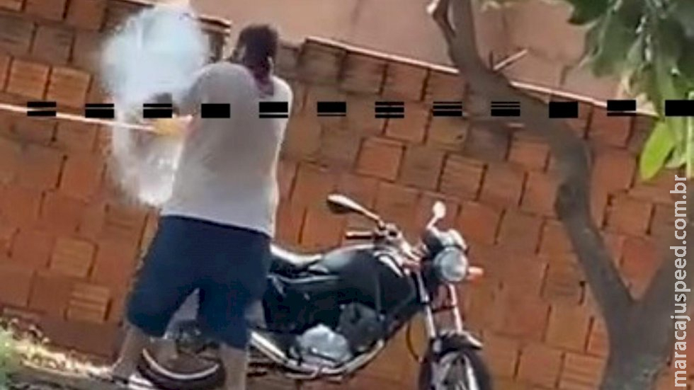 Homem tenta matar esposa, filhos e nora, além de atear fogo contra veículo em Três Lagoas Homem tenta matar esposa, filhos e nora, além de atear fogo contra veículo em Três Lagoas