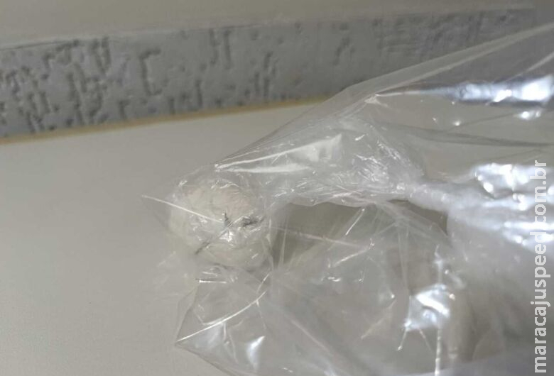 Interno do Semiaberto é flagrado escondendo cocaína na boca Interno do Semiaberto é flagrado escondendo cocaína na boca