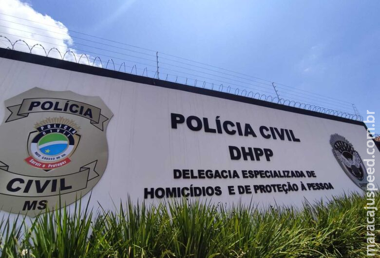 Jovem é preso após confessar participação em três homicídios ligados ao tráfico de drogas Jovem é preso após confessar participação em três homicídios ligados ao tráfico de drogas