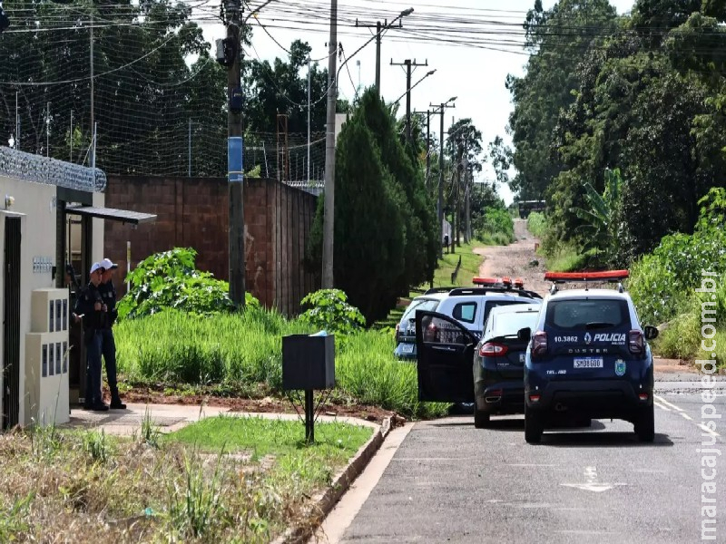 Militar do Exército é preso após bater em viatura da PM depois de confusão em condomínio Militar do Exército é preso após bater em viatura da PM depois de confusão em condomínio