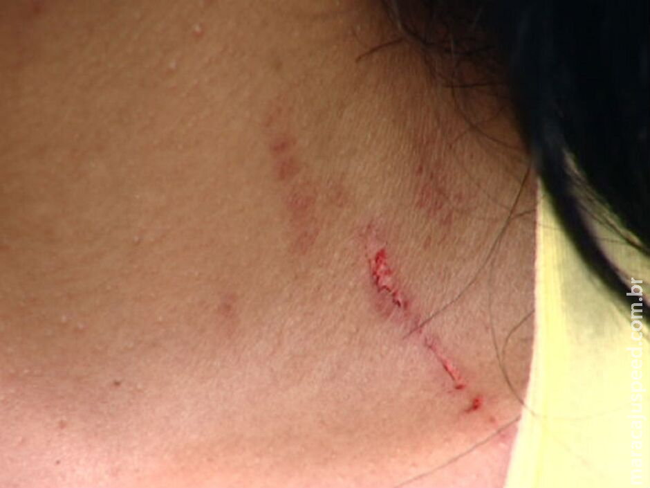 Mulher agride e ameaça Mulher agride e ameaça