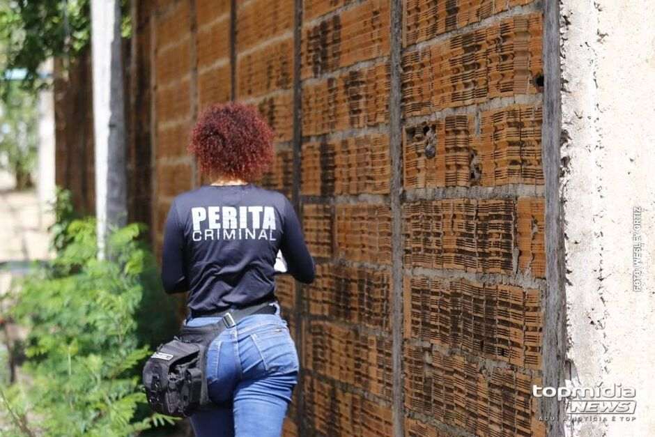 Mulher é encontrada morta e nua em residência no Aero Rancho Mulher é encontrada morta e nua em residência no Aero Rancho