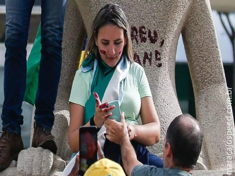 Mulher que pichou estátua pode cumprir prisão domiciliar, diz PGR Mulher que pichou estátua pode cumprir prisão domiciliar, diz PGR