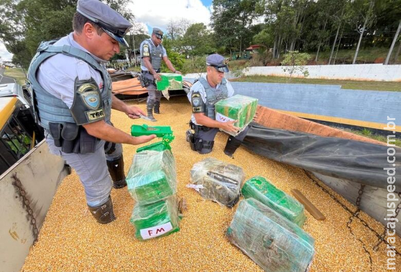 Polícia apreende 2t de maconha que saiu de Douradina com destino a São Paulo Polícia apreende 2t de maconha que saiu de Douradina com destino a São Paulo