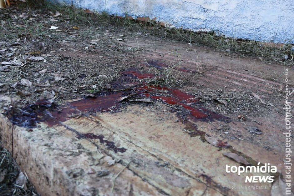 Por ciúmes da ex, rapaz esfaqueia dois homens em Dois Irmãos do Buriti Por ciúmes da ex, rapaz esfaqueia dois homens em Dois Irmãos do Buriti