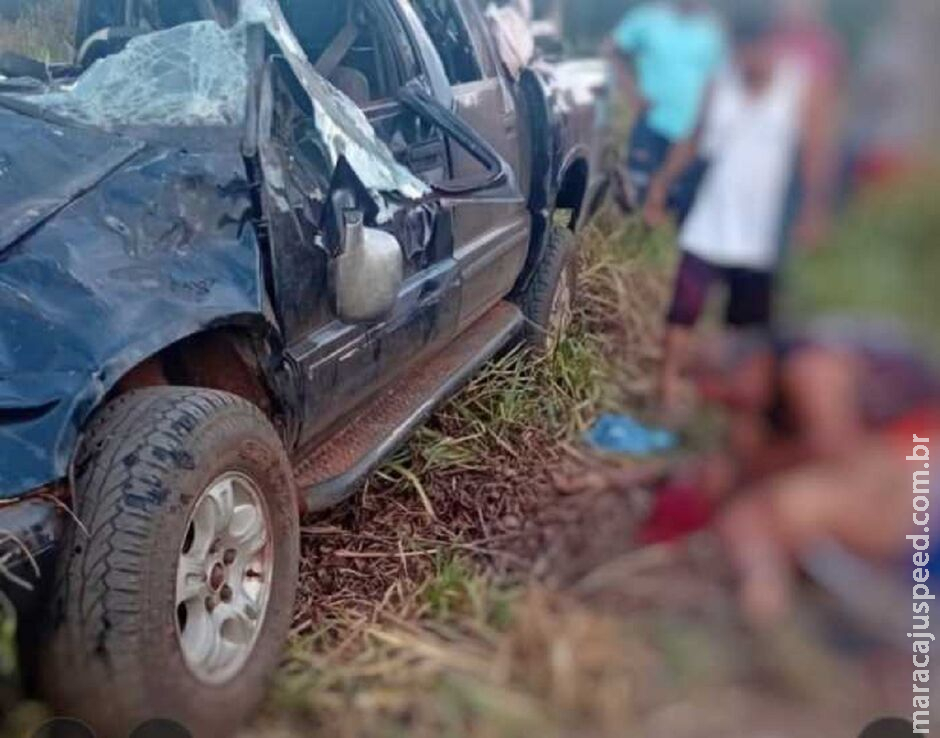 Rapaz morre em capotamento de caminhonete em estrada vicinal de MS Rapaz morre em capotamento de caminhonete em estrada vicinal de MS