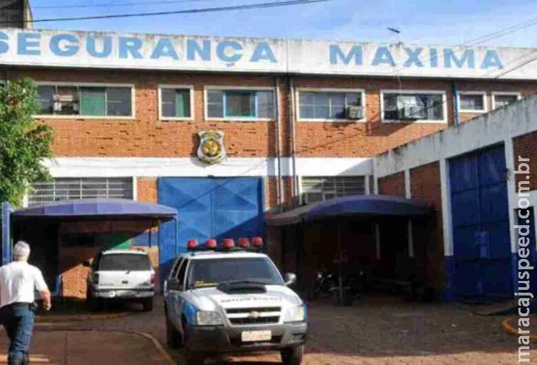 Trio é preso utilizando drones para arremessar maconha em presídio Trio é preso utilizando drones para arremessar maconha em presídio