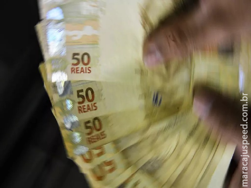 Ao atender caso de violência doméstica, polícia encontra mochila com quase R$ 100 mil em Corumbá Ao atender caso de violência doméstica, polícia encontra mochila com quase R$ 100 mil em Corumbá