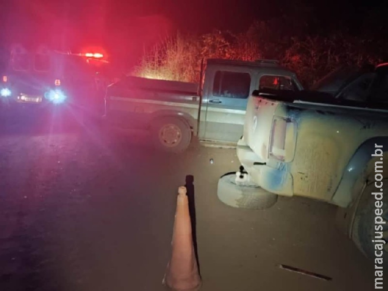 Batida frontal entre caminhonetes deixa idosos feridos em São Gabriel do Oeste Batida frontal entre caminhonetes deixa idosos feridos em São Gabriel do Oeste