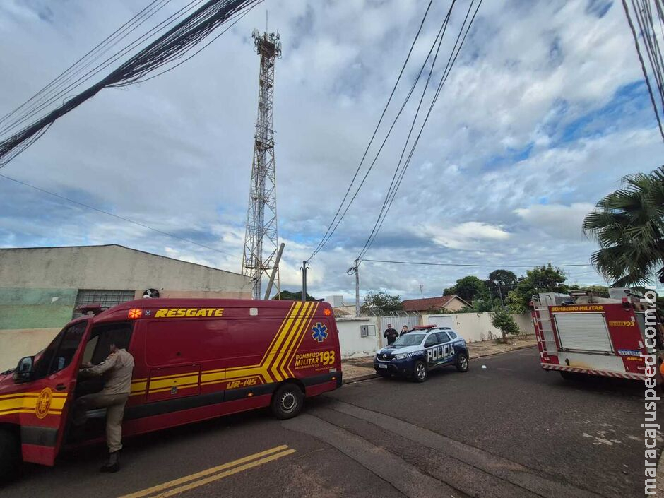 Bêbado escala torre de 46 metros para tirar cochilo no Santo Amaro Bêbado escala torre de 46 metros para tirar cochilo no Santo Amaro