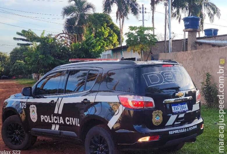 Casal com mandados de prisão e extensa ficha criminal é capturado Casal com mandados de prisão e extensa ficha criminal é capturado