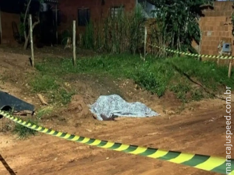 Homem é morto após ameaçar policiais com machado no interior de MS Homem é morto após ameaçar policiais com machado no interior de MS