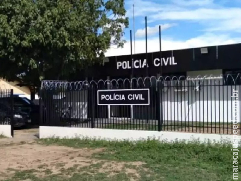 Idoso é assassinado a facadas por mulher após briga Idoso é assassinado a facadas por mulher após briga
