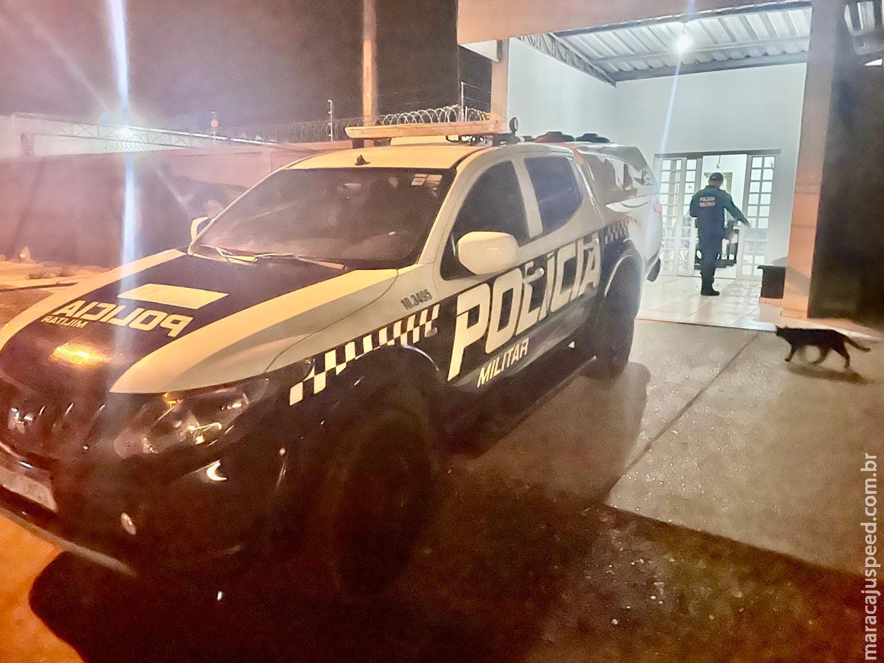 Luta pela Vida: Para não ser enforcada até a morte após apanhar do esposo, mulher alcança faca e esfaqueia o companheiro que fugiu do local com a ajuda do pai Luta pela Vida: Para não ser enforcada até a morte após apanhar do esposo, mulher alcança faca e esfaqueia o companheiro que fugiu do local com a ajuda do pai